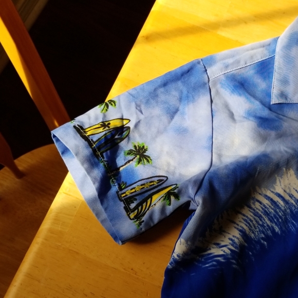 Pineapple Connection, surfing, short sleeve, shirt, size small (4/5) - Picture 5 of 10
